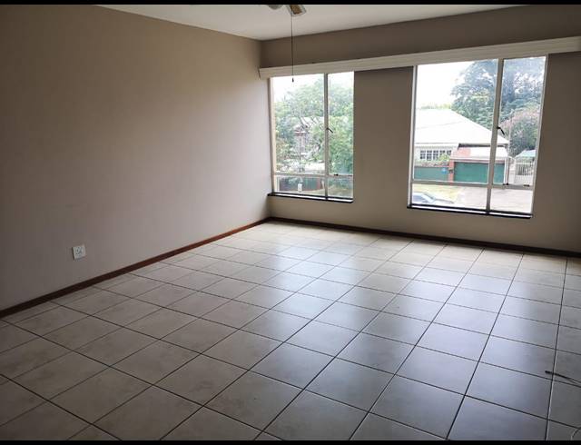 3 BEDROOM APARTMENT RENTED IN CLARENDON